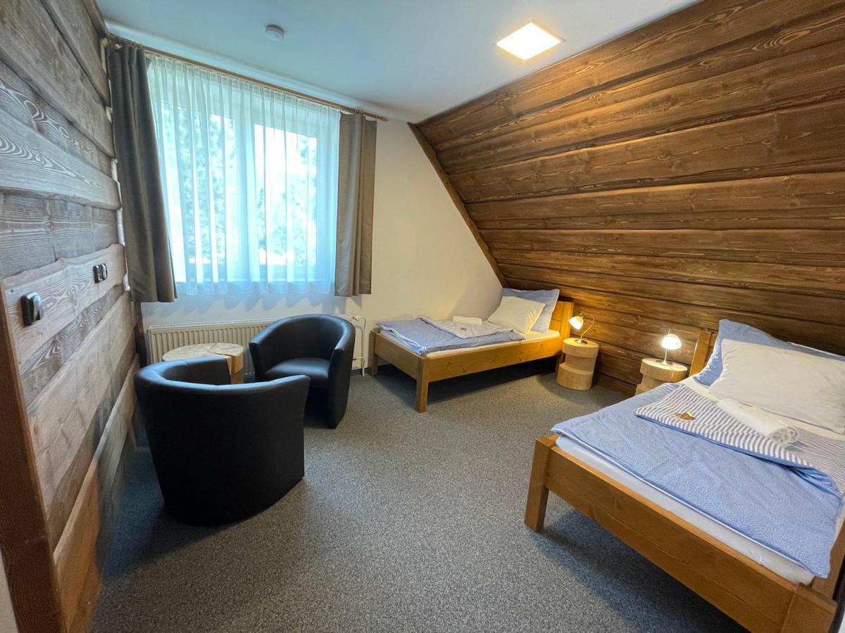 Hotel Kristian Kubova Huť Exterior foto