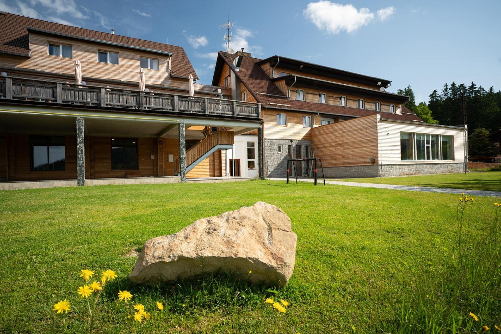 Hotel Kristian Kubova Huť Exterior foto